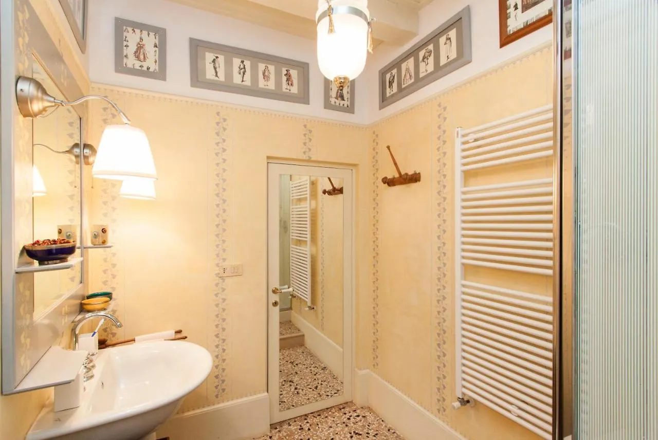 Explore Venice From A Sophisticated Hideaway In San Polo