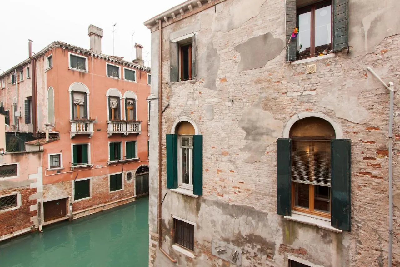 Apartment Explore Venice From A Sophisticated Hideaway In San Polo