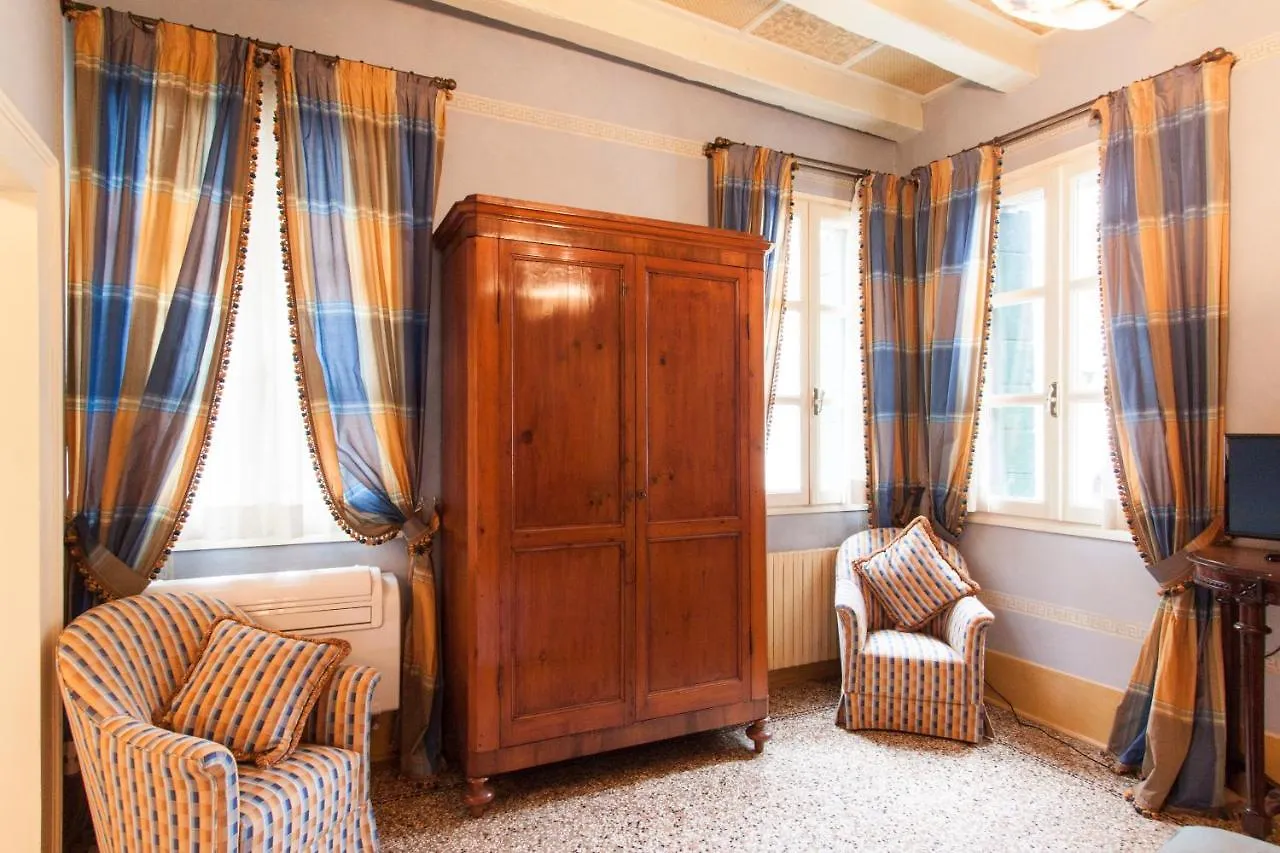 Explore Venice From A Sophisticated Hideaway In San Polo
